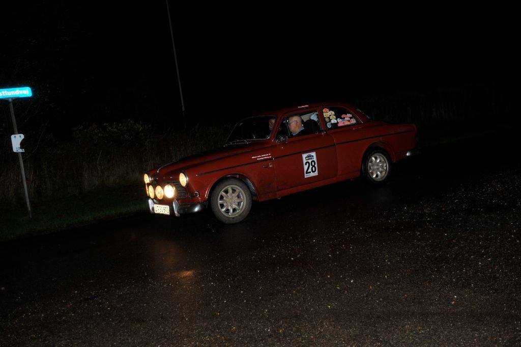 Hilmar Andersen og Henning Friborg i en Volvo, har blandt andet tidligere vundet et stort hollandsk historisk løb og er også blandt favoritterne i Midnight Run - Dahl Biler jubilæumsløbet.